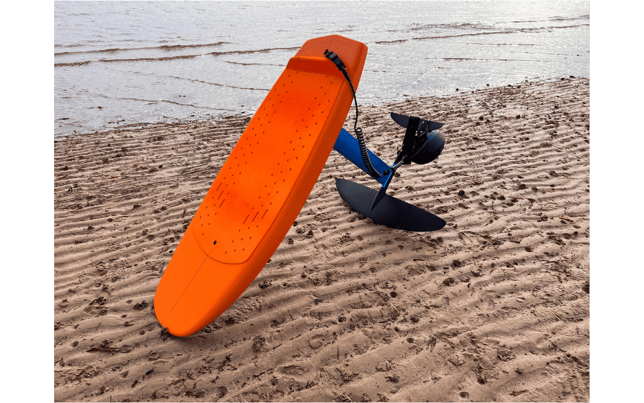 A hydrofoil board with and a fuselage, ready to generate lift and speed